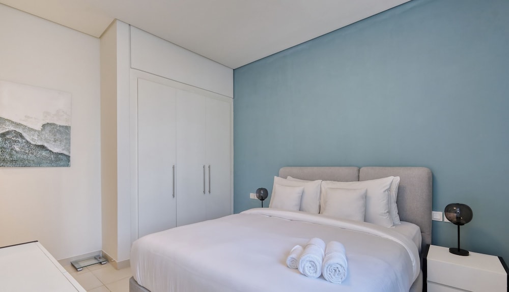 The Cosmopolitan Serene Living in a One Bedroom