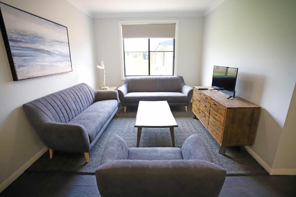 Eastend Studio Apartments