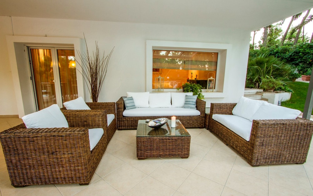 Danai's Secluded Paradise - Azure Coastal Dreams view 4
