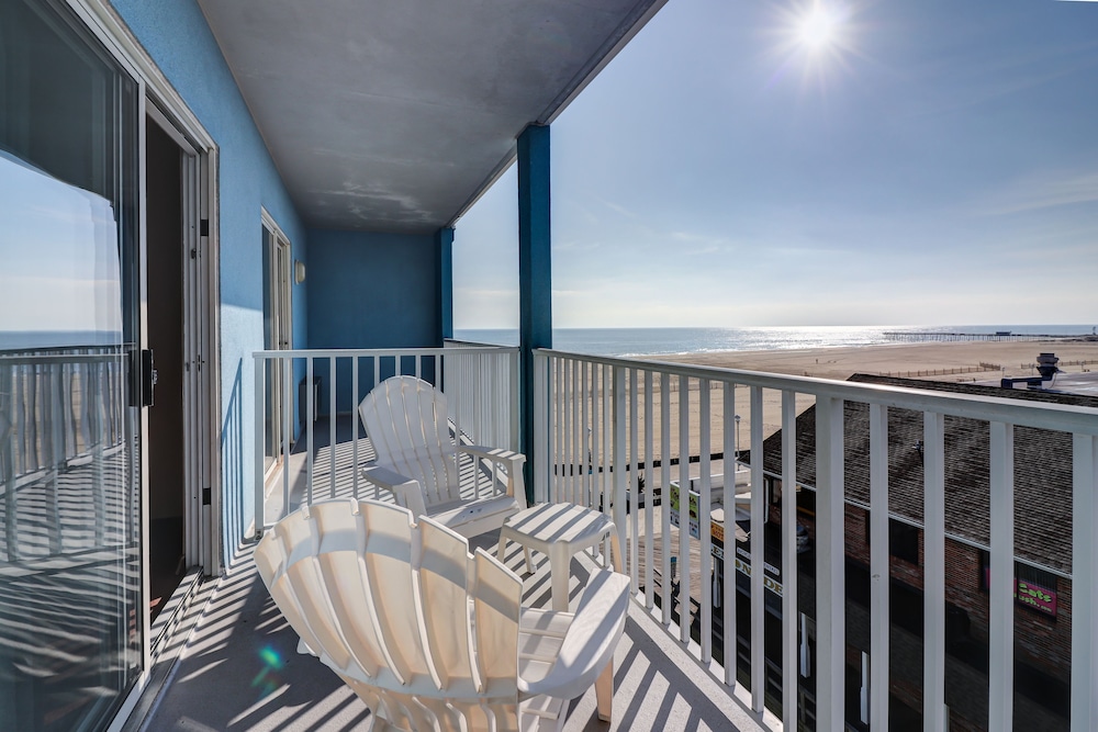 Ocean 1 Hotel and Suites