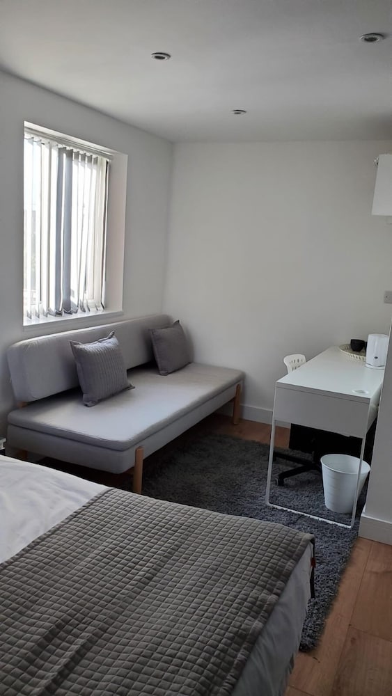 Leicester Vacations - The Bell Gate House - Property Image 40
