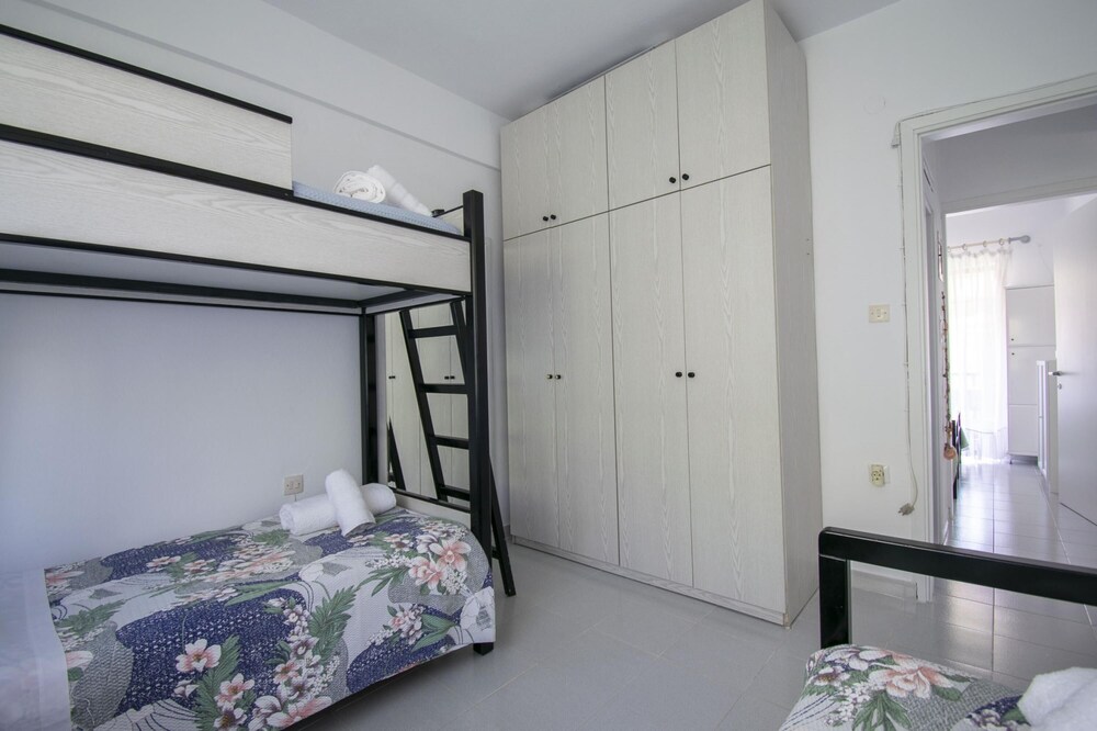 Esperida Apartment by Travelpro Services view 2