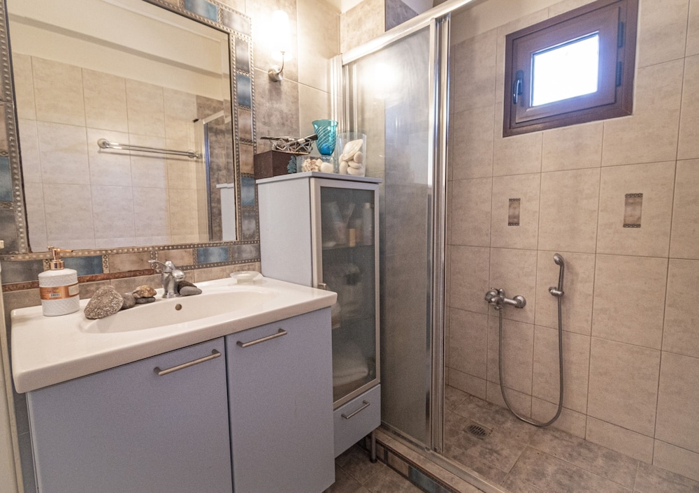 Alex Billy House by Travel Pro Services