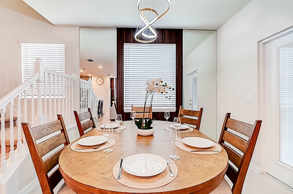 16101 Dream Home Perfect for Families Near Disney Water Parks