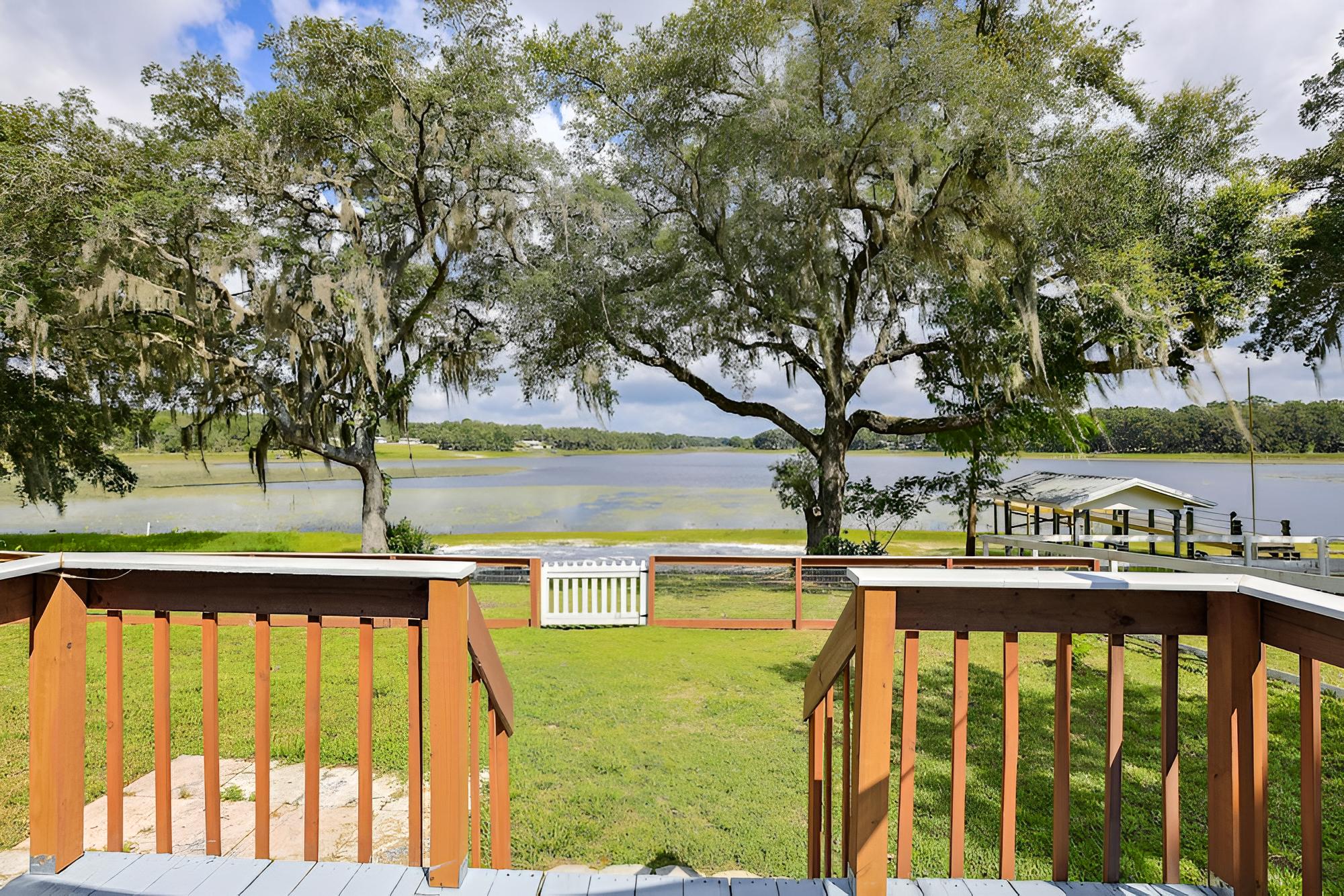 Lakefront Dunnellon Home w/ Yard & Gas Grill! view 5