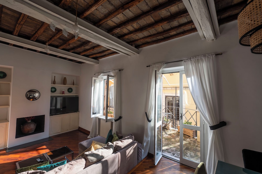 Pantheon Apartments