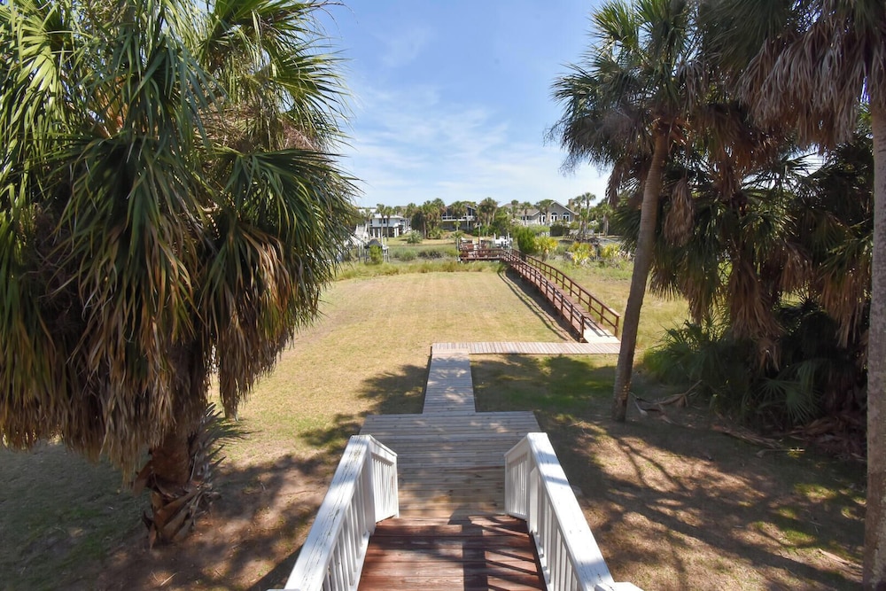 Spacious 4-bed, 4-bath Home in the Heart of Fripp Island