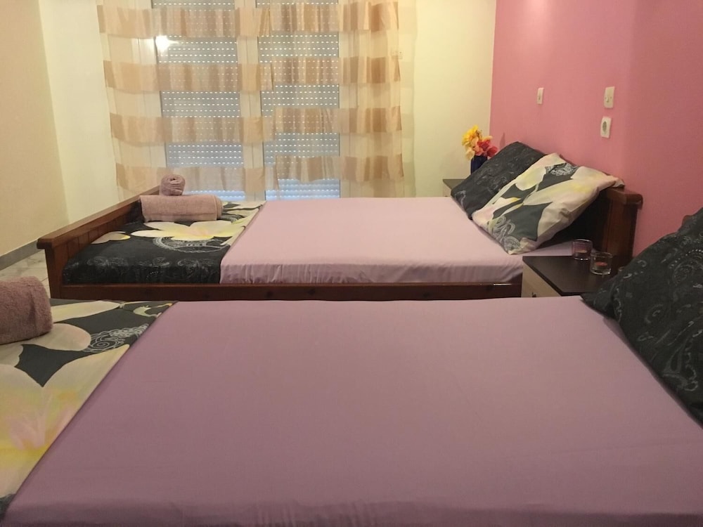 Spiros rooms