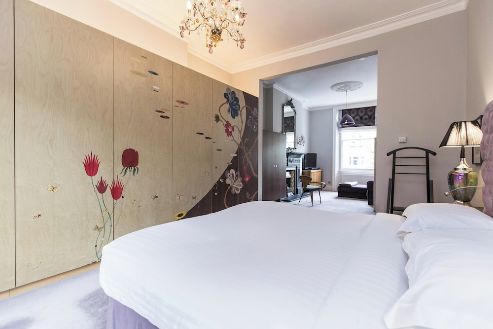 Leamington Road Villas II by Onefinestay