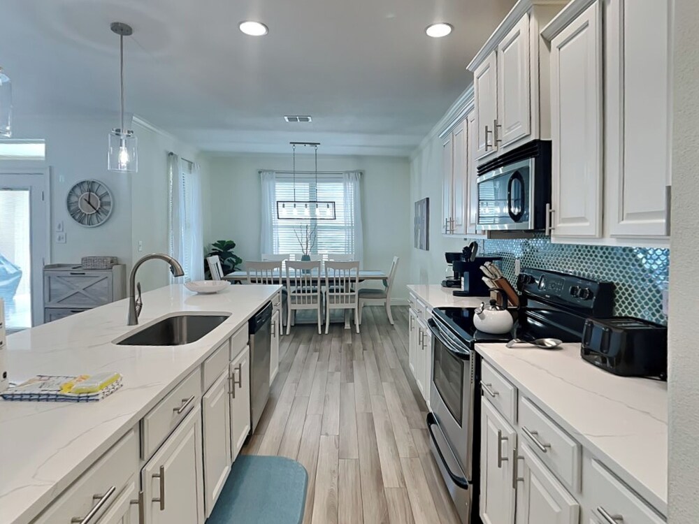 Sunny Beach by Southern Vacation Rentals