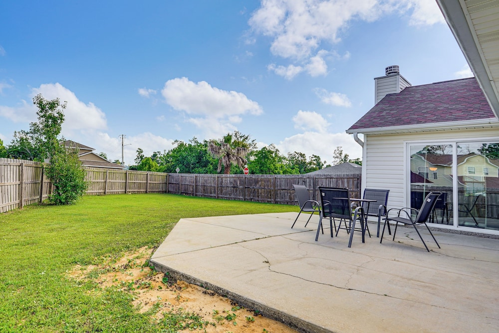 7 Mi to Dtwn Panama City: Family Home w/ Patio