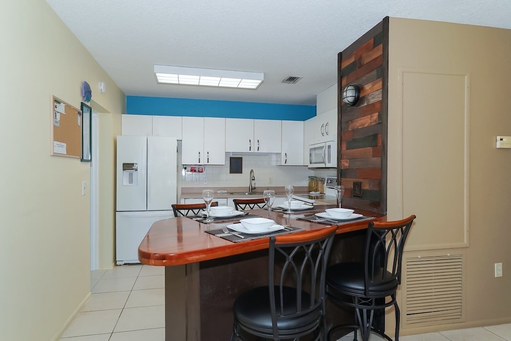 Latitude Adjustment 2 Bedroom Bungalow by RedAwning
