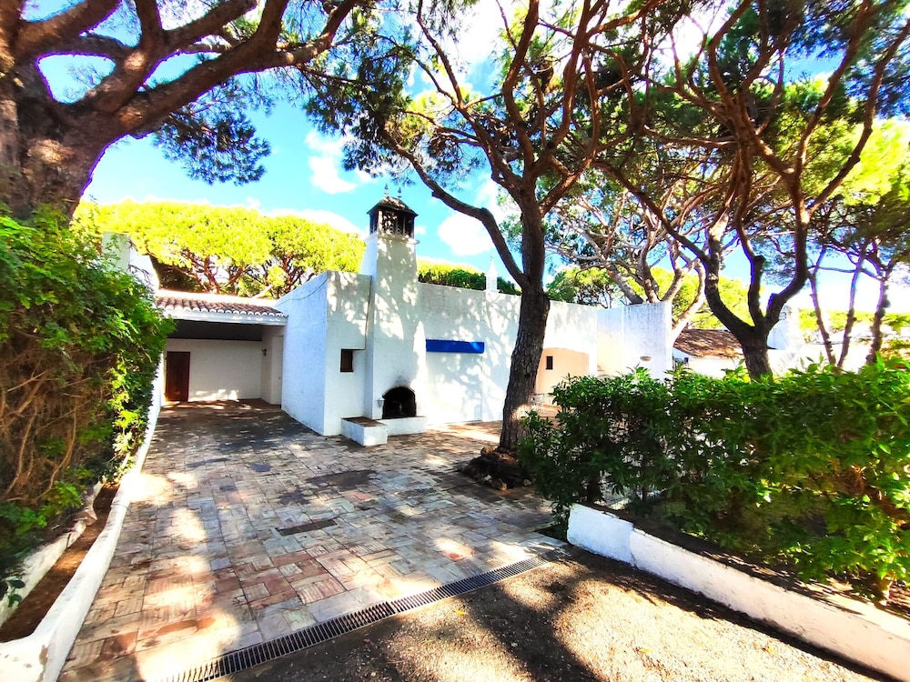 Albufeira Açoteias Villa by Homing