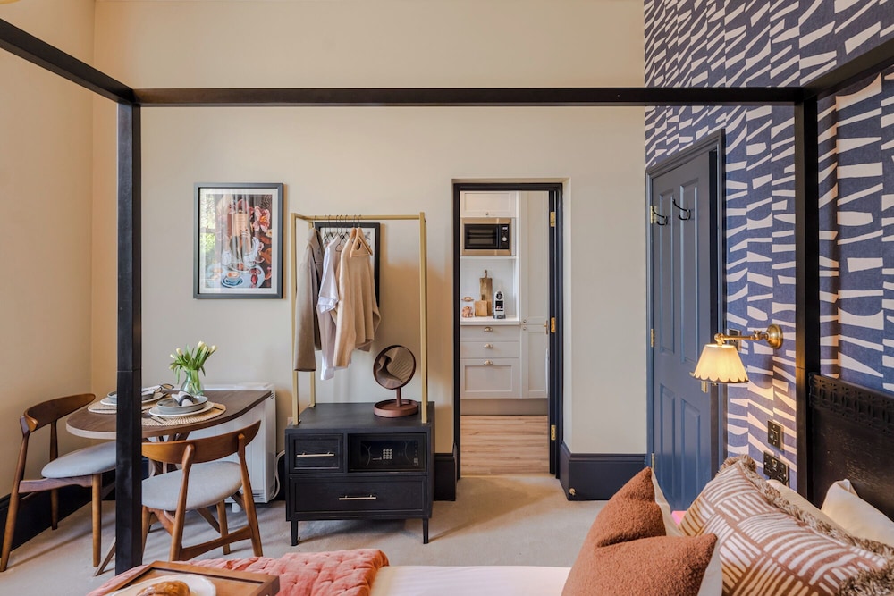 Your Apartment - Pembroke House