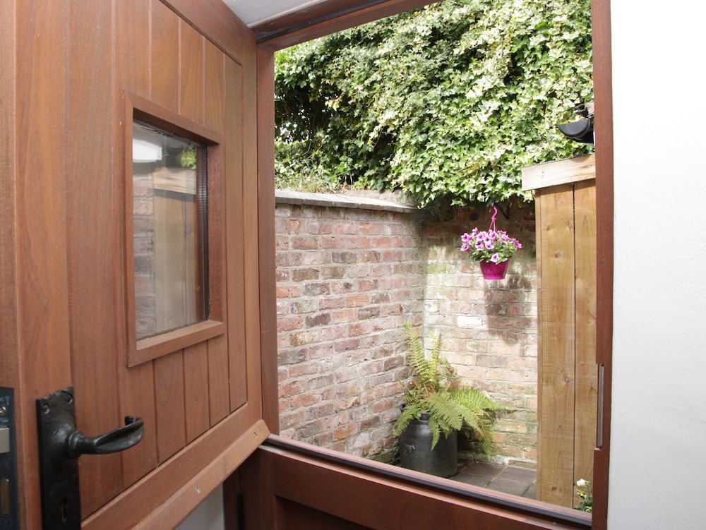 Wattle Cottage