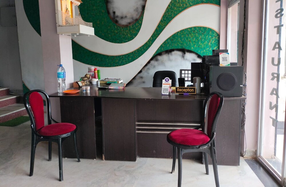 Lobby & Reception