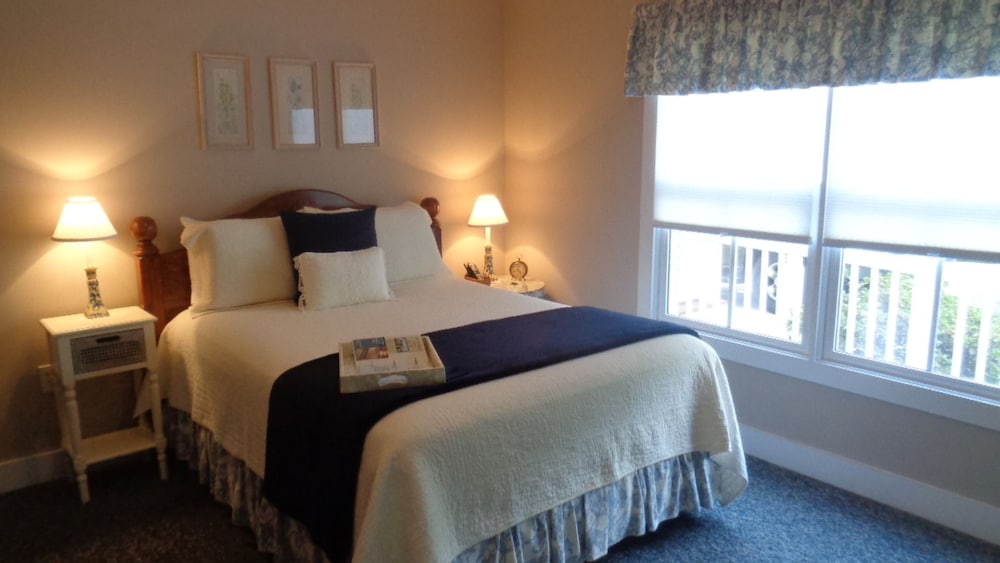 Bloomington Vacations - Wampler House - Property Image 3