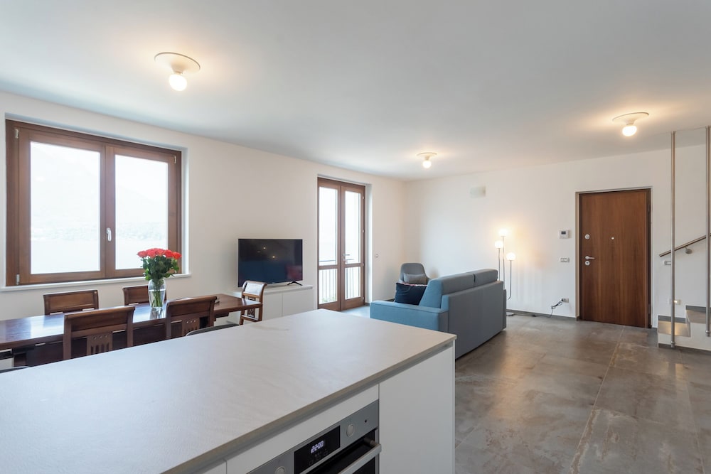 Dream Lake Apartments by Rent all Como