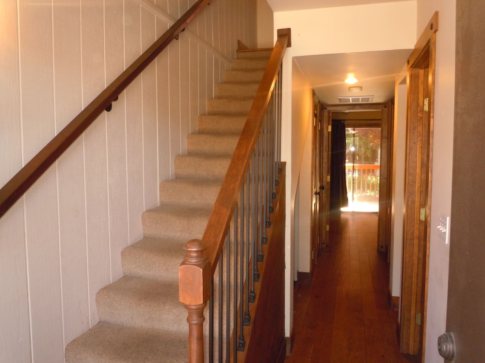 Snow Summit Townhouse Rentals & Sales
