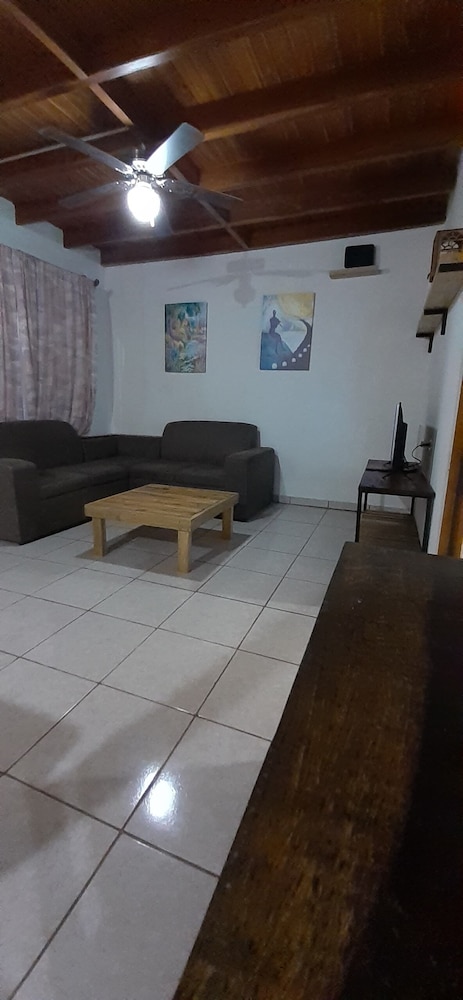 Casa Cuatro Lunas