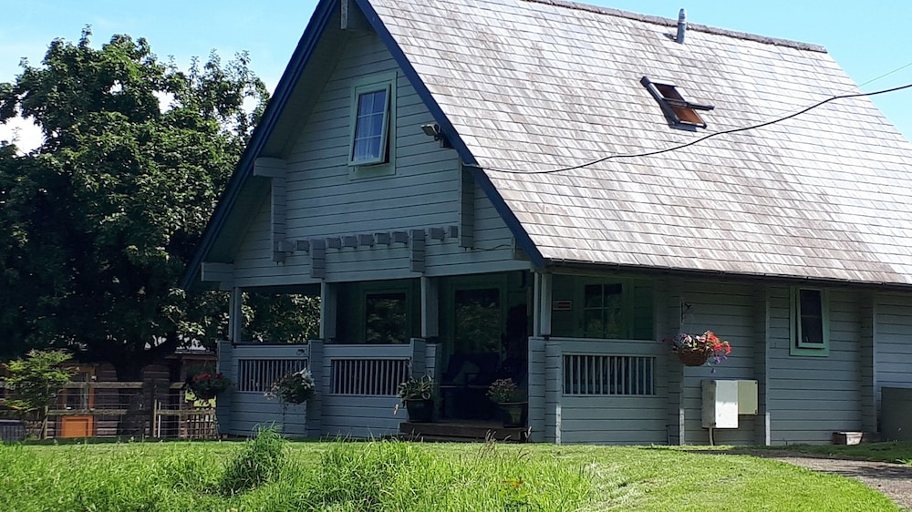 Orchard Lodge