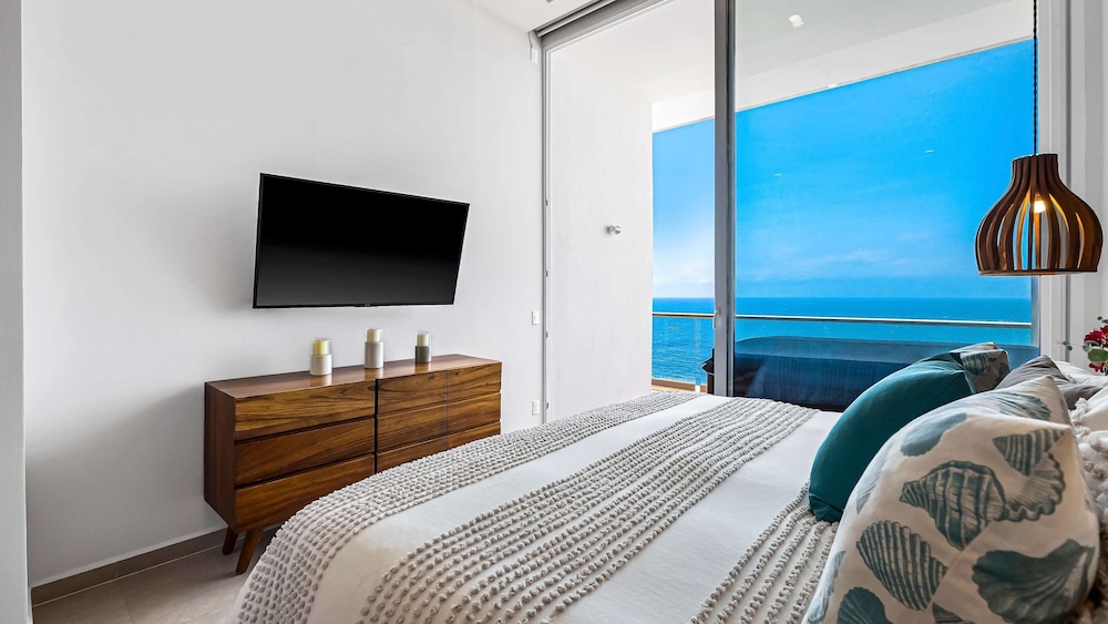 Panoramic Hot Tub Oceanview Luxury 4BR Penthouse