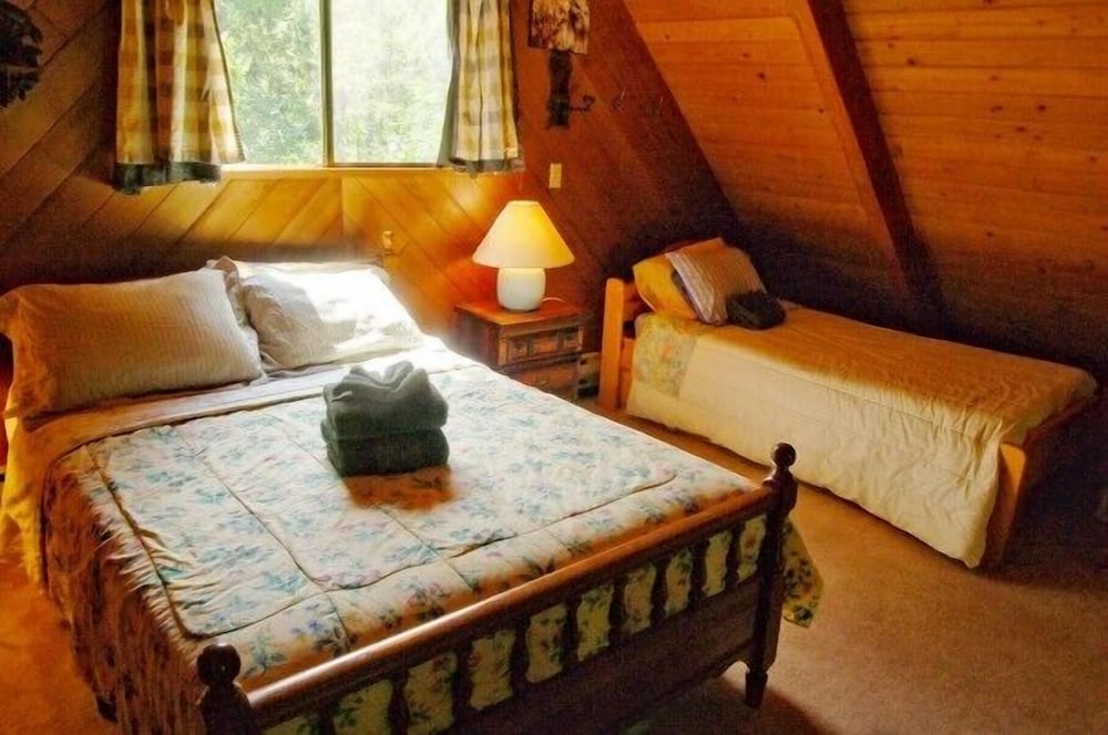 Mt Baker Lodging Cabin 53 - Sleeps 6 view 5