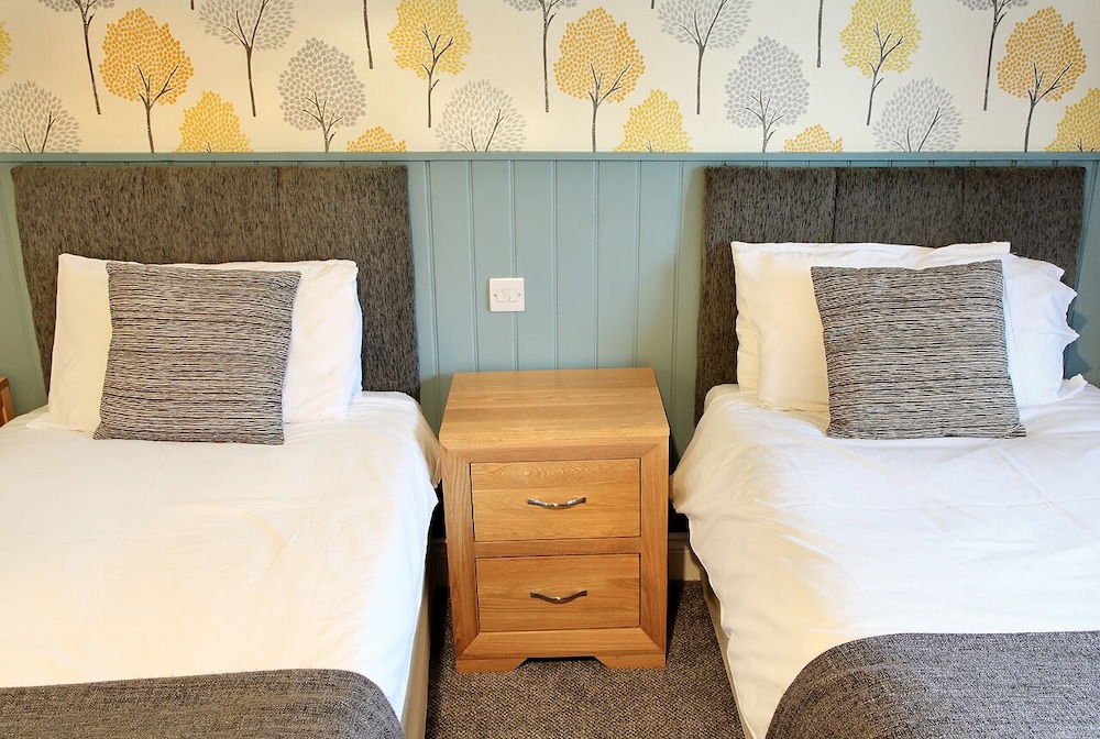 Hartlepool Vacations - The Marine Hotel - Property Image 2