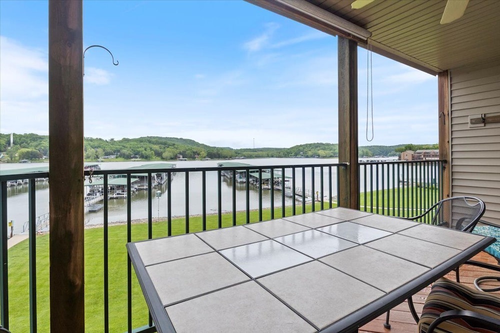 Relaxing Lakefront Condo w/ 2 Heated Pools, Boat Ramp & Slip, Near Golf & Parks