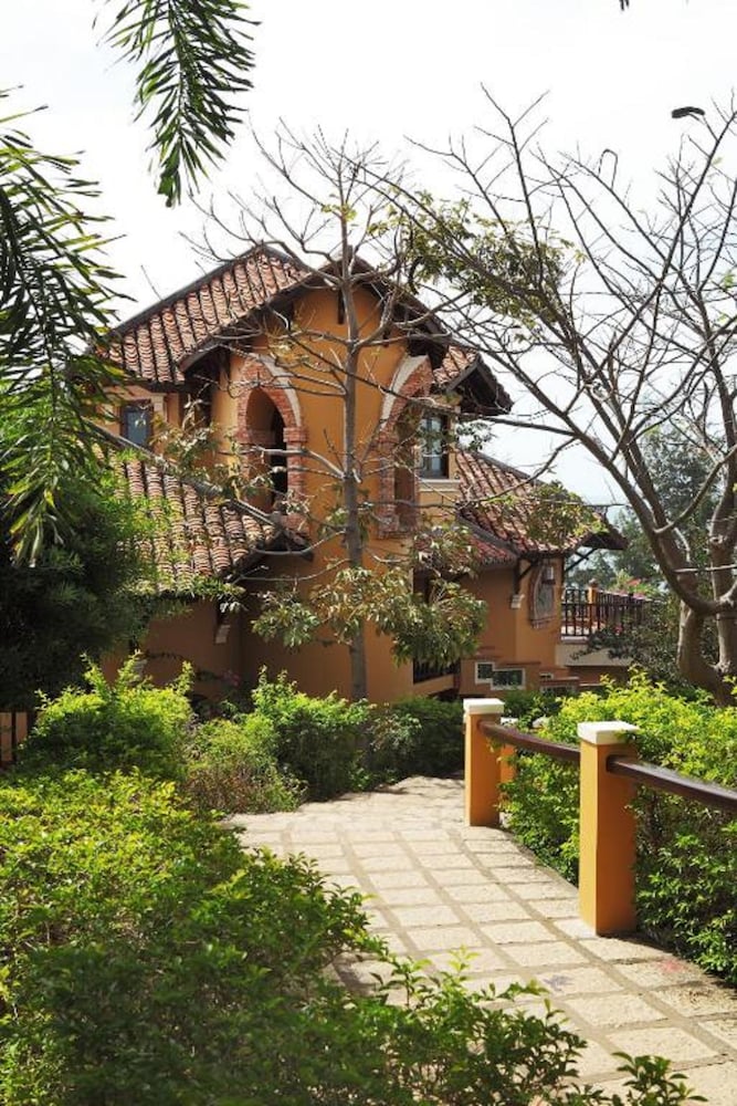 Poshanu Resort