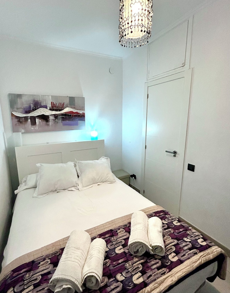 Big Flat In a Very Quiet Area and Well Connected