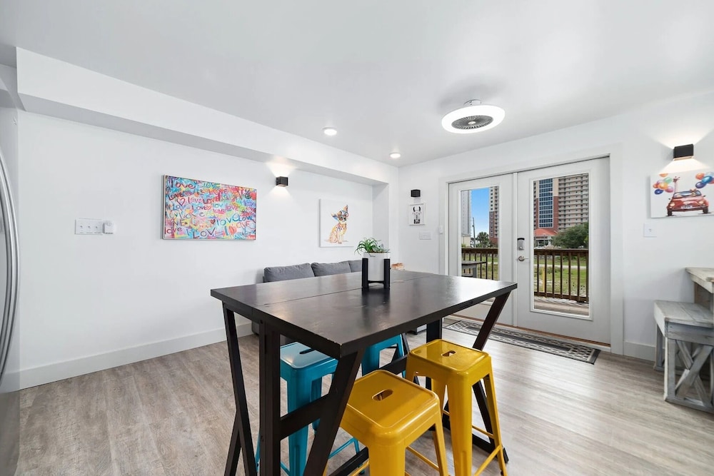 Pipedreams 333 W 4 Bedroom Home