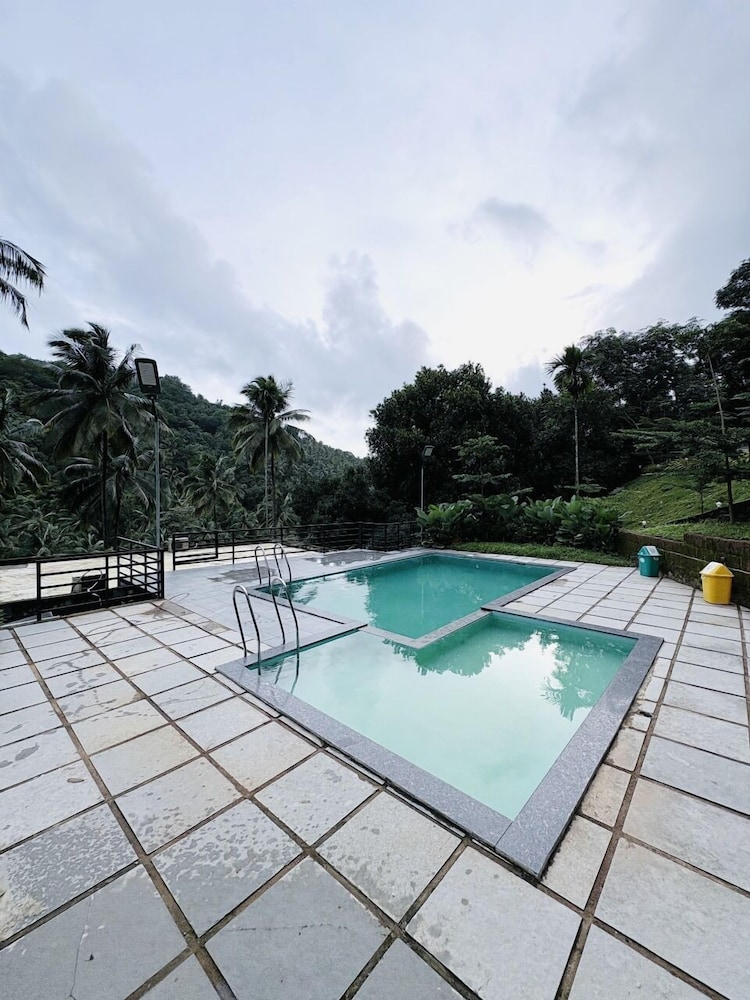 Vayalada Garden resort