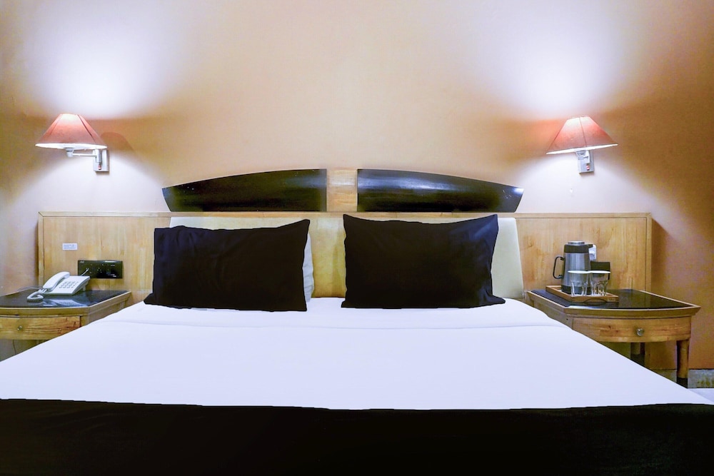 Premium Room Near Pataleshwar Temple, Pune