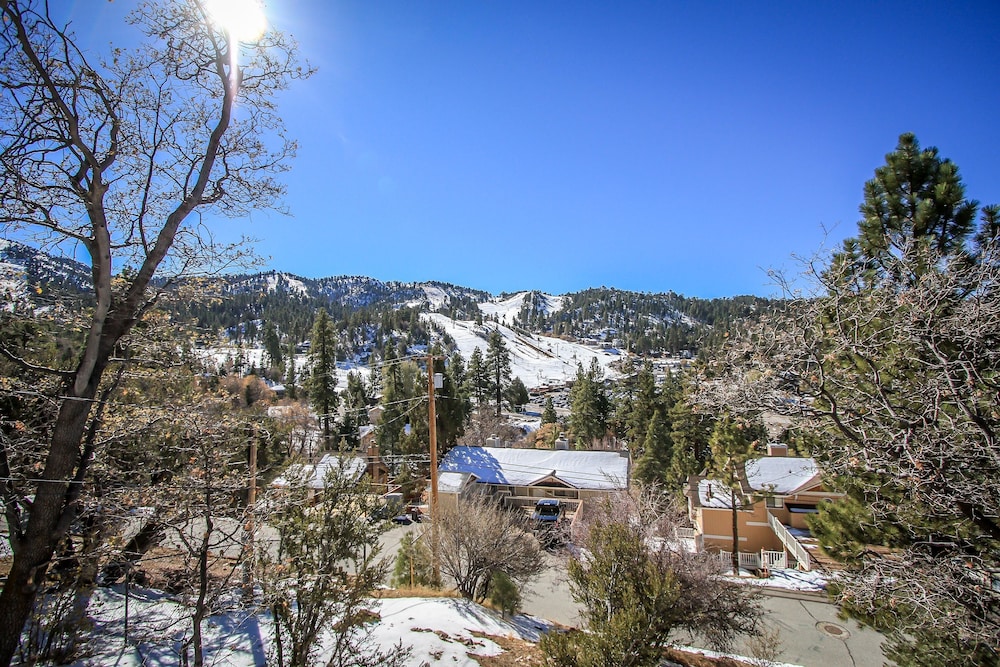Fenced Somen Cabin within walking distance to the Slopes by RedAwning