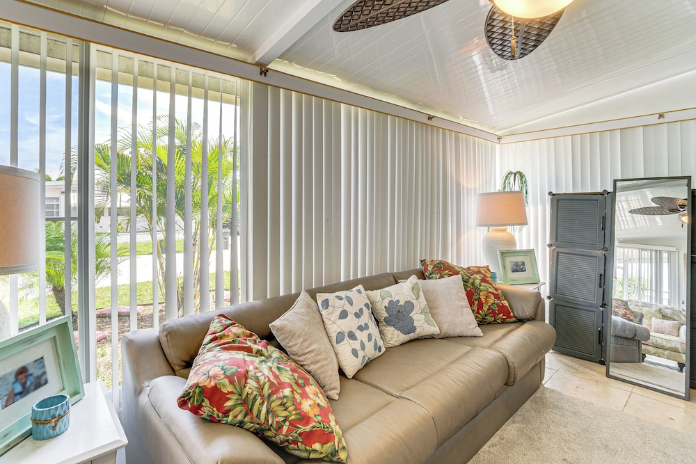 4 Mi to Dtwn Sarasota! Family Home w/ Pool Access