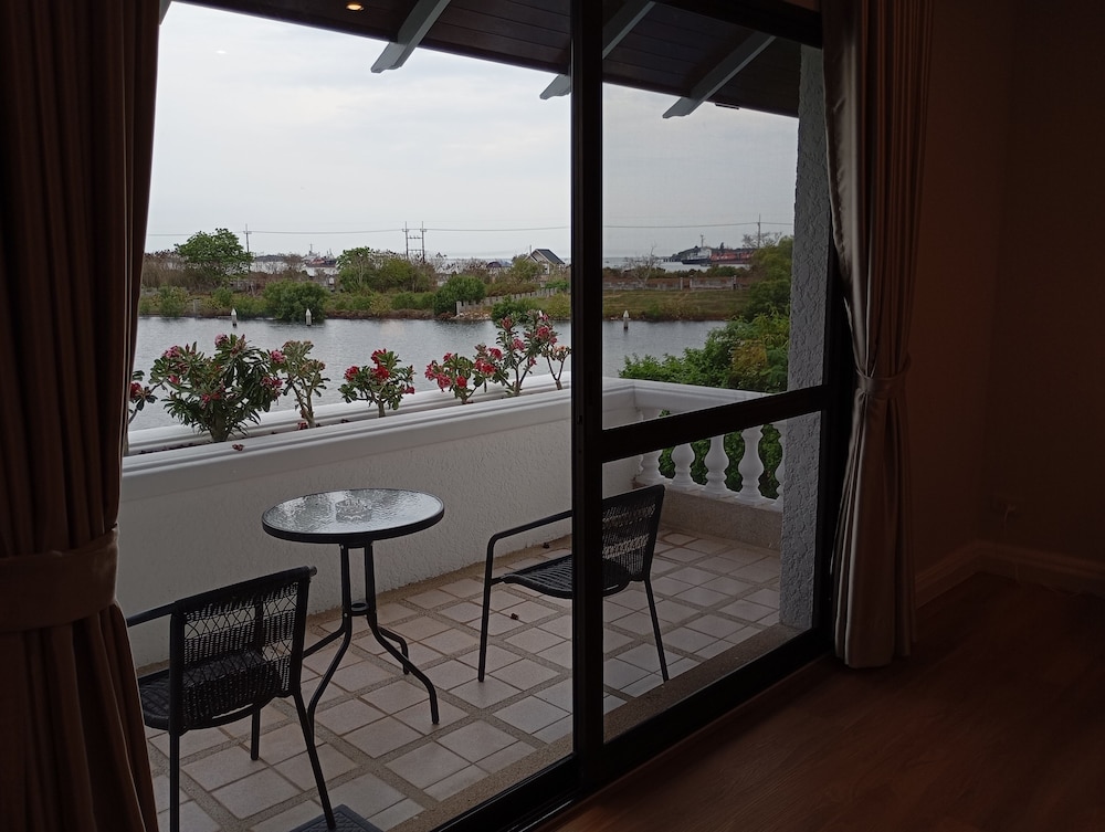 Waterfront Royal Villa