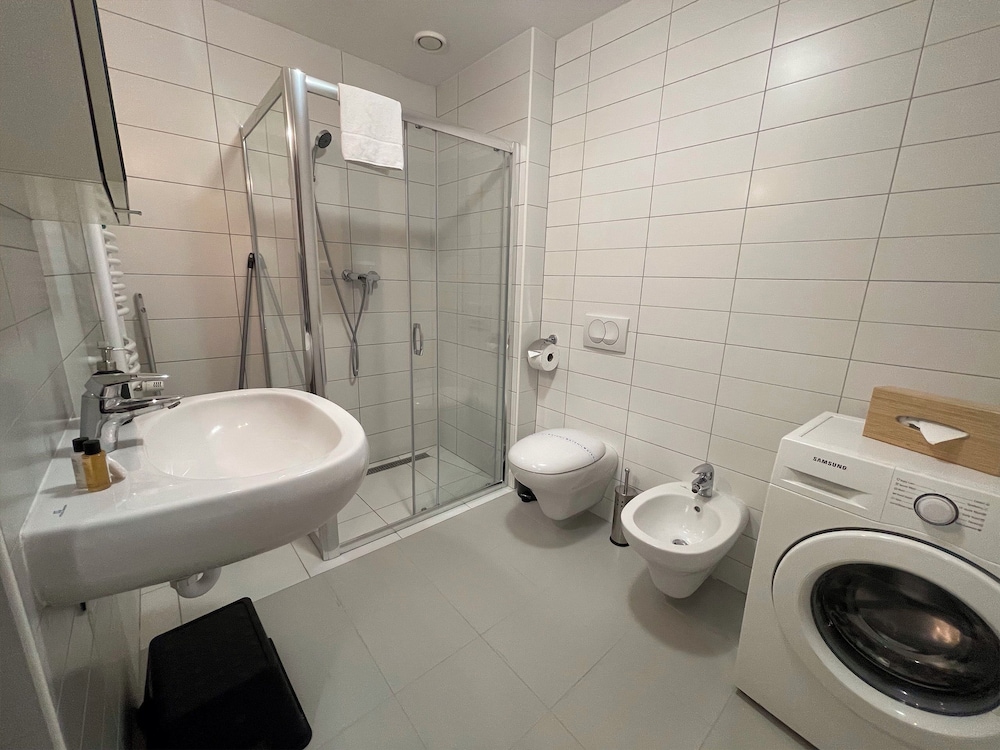 Smart Carrara Apartments