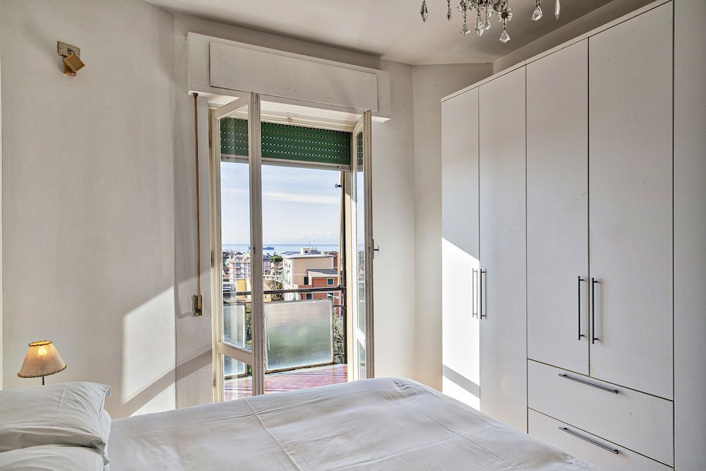 Homey Seaview Apartment photo 4