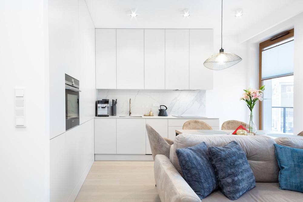Apartment Szamocka Warsaw by Renters view 3