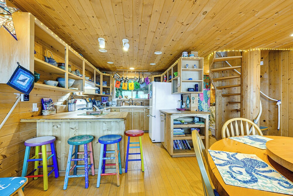 Deck & Panoramic Views: Bayfront House in Homer!