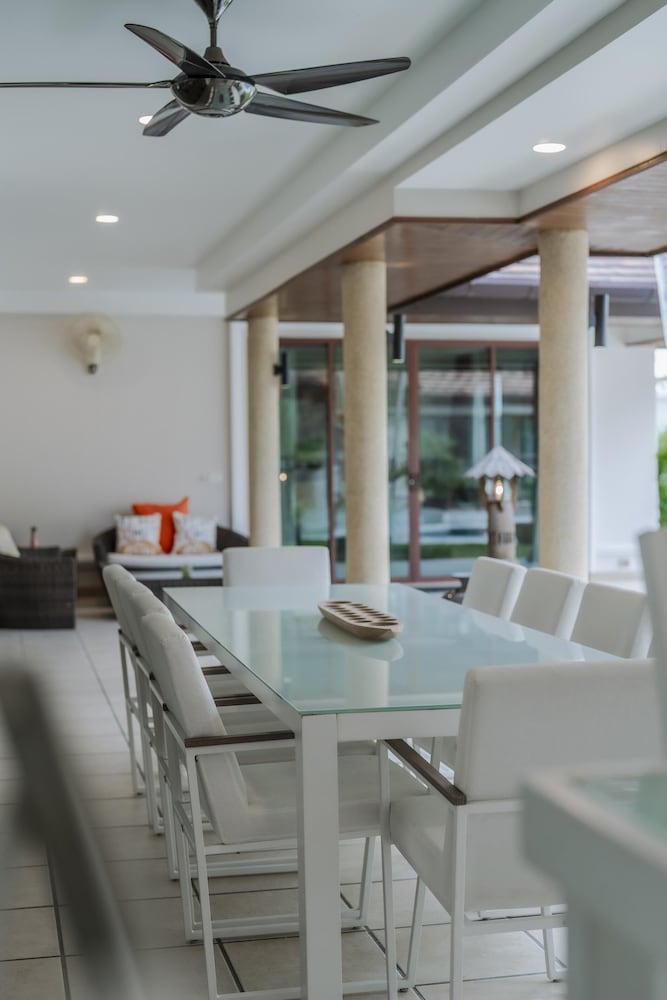 Luxury 3BR Villa 5 Private Pool, Gym & Jacuzzi