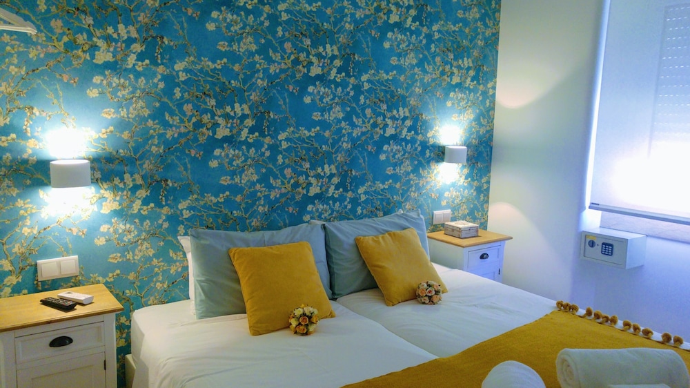 Lisbon Terrace Suites Apartment for Large Groups with Amazing Terrace