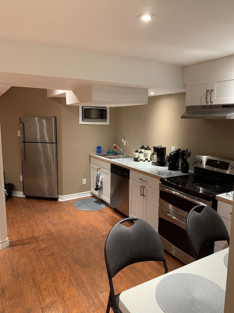 Beautiful Brampton Home view 4