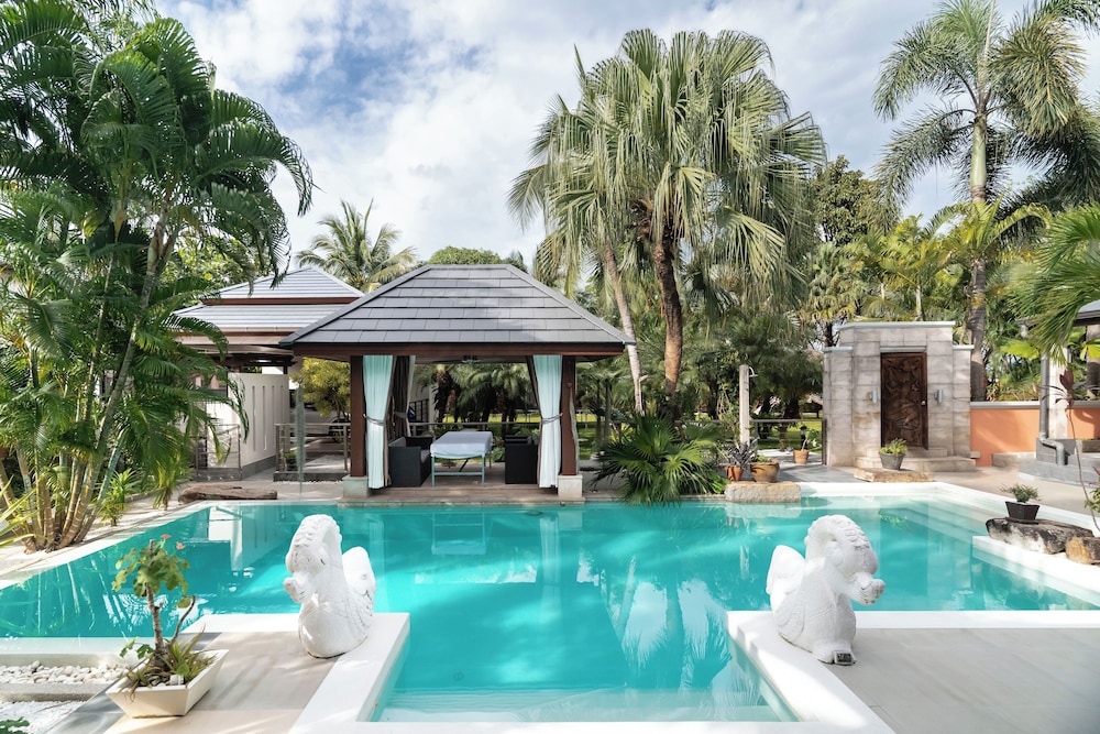Villa Banyak Luxury villa with terrace
