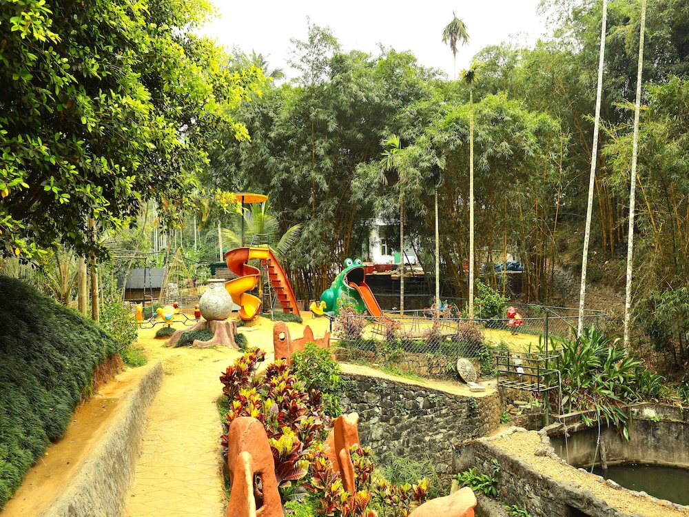 OYO 11516 Wayanad Royal Stream