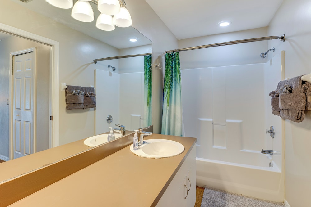 Family Home w/ Pet-friendly Yard in Fort Myers!