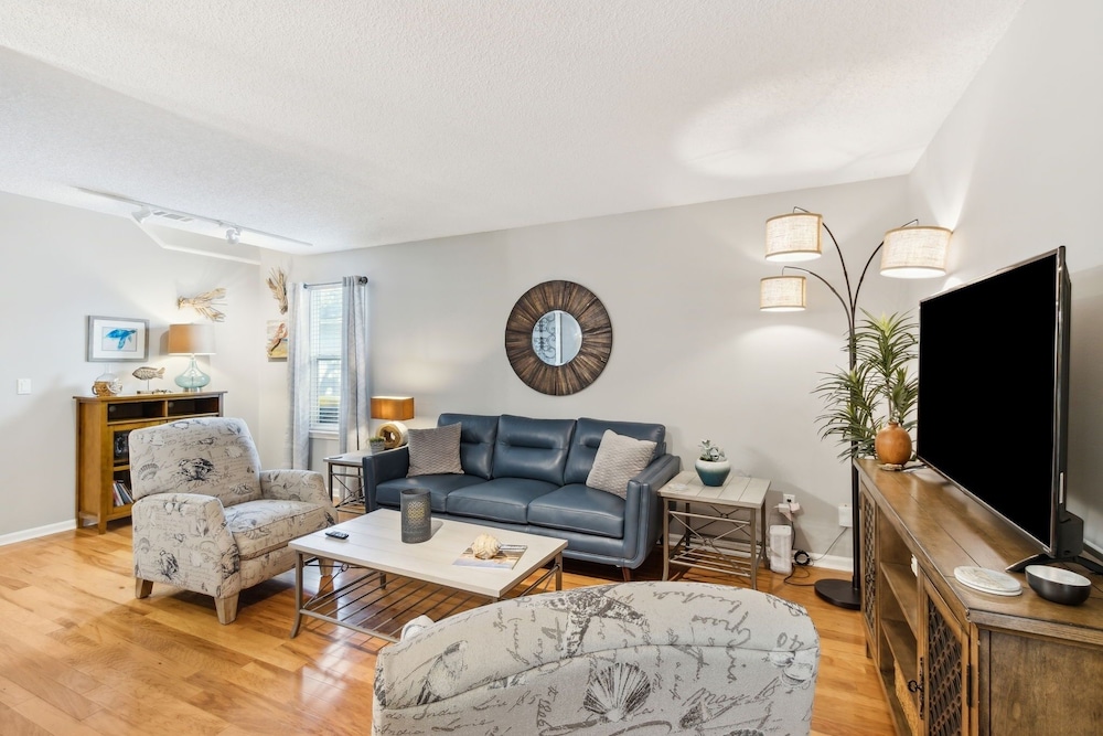2754 1st Ave. A 2 Bedroom Duplex