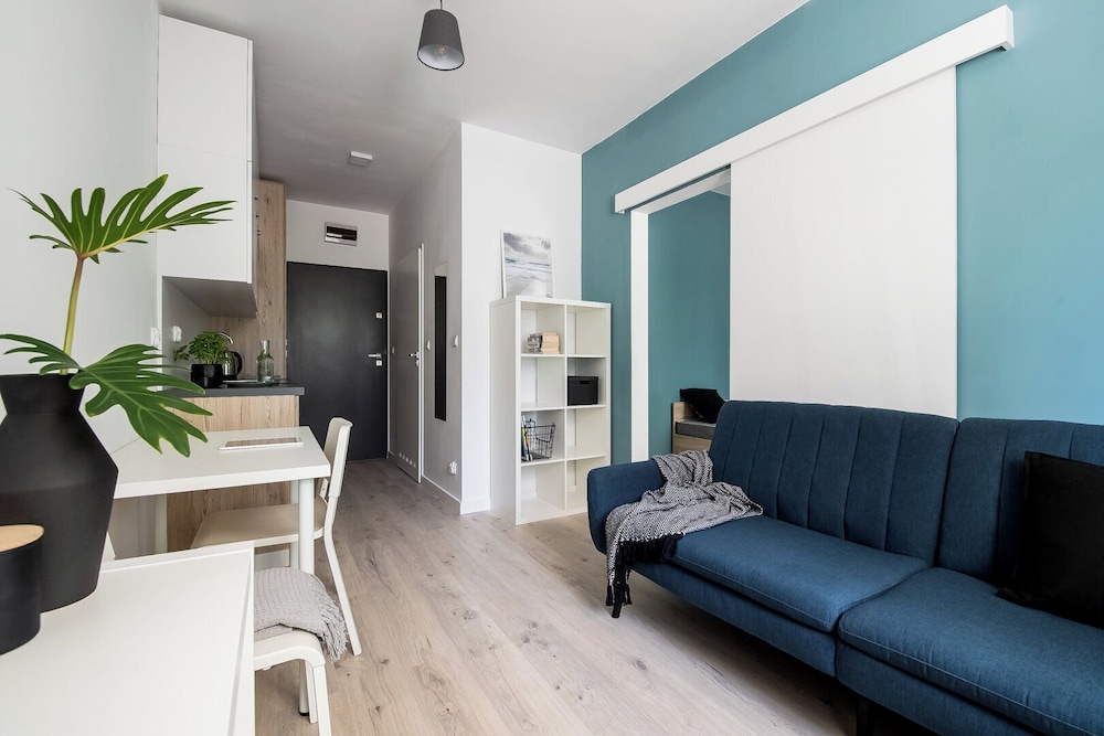 Adler Apartments