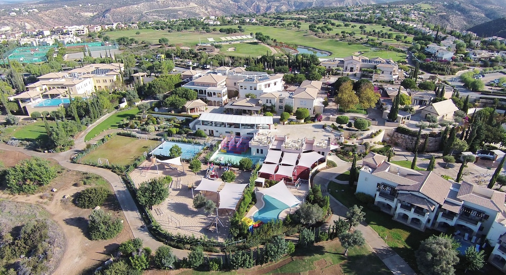 Aa02 Adjacent to Aphrodite Hills- Communal Pool, Garden